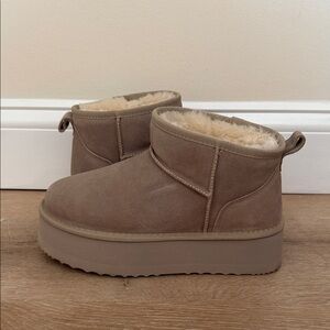 Cozy Grey/Tan Suede Ankle Boots